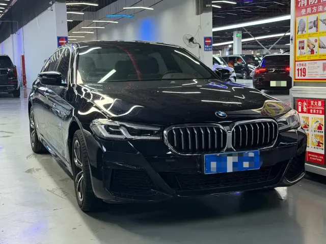 BMW 5 Series — Фото автомобиля 3