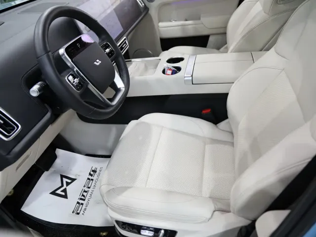 Li Auto L7 — Фото автомобиля 6