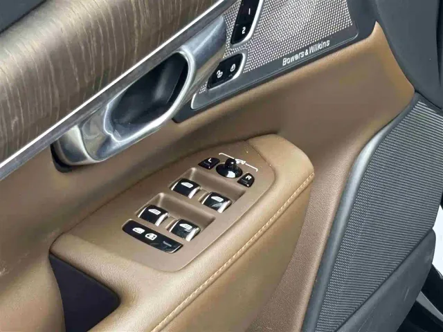 Volvo S90 — Фото автомобиля 12
