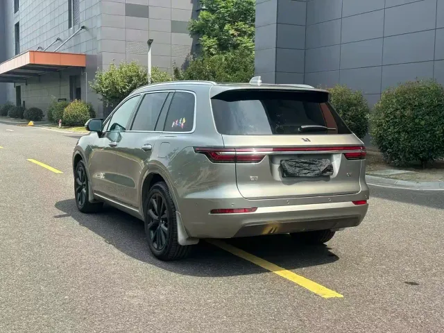 Li Auto ONE — Фото автомобиля 19