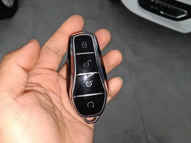 BYD Yuan PLUS — Фото автомобиля 8
