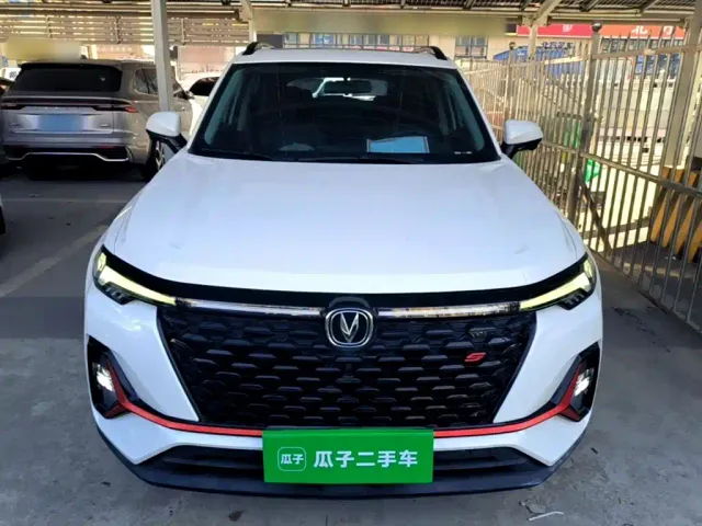 Changan CS35 Plus — Фото автомобиля 2