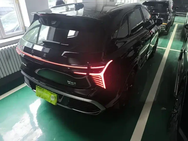 Hongqi HS3 PHEV — Фото автомобиля 6