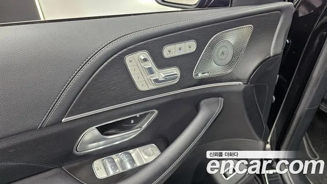 Mercedes-Benz GLE-Class — Фото автомобиля 29