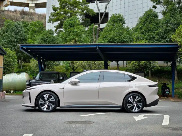 Nio ET5 — Фото автомобиля 6