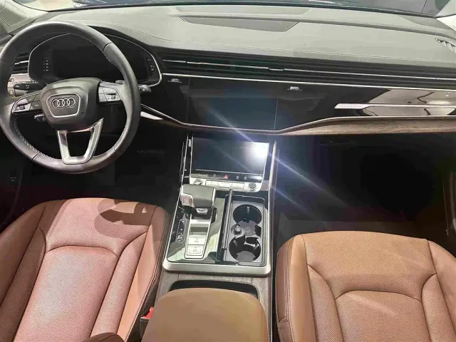 Audi Q7 — Фото автомобиля 12