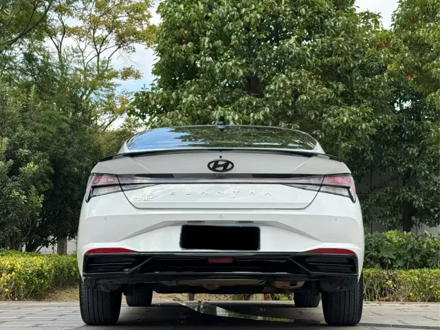 Hyundai Elantra — Фото автомобиля 22