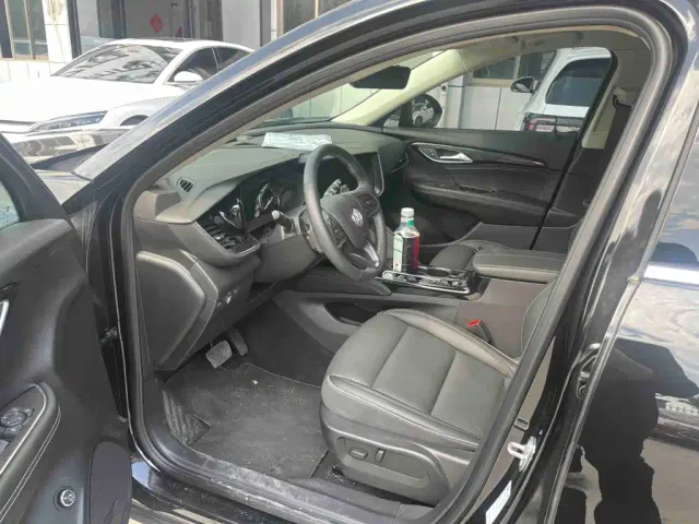 Buick Envision Plus — Фото автомобиля 4