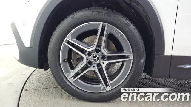 Mercedes-Benz GLB-Class — Фото автомобиля 5