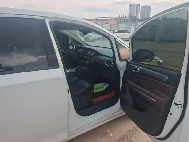 GAC Trumpchi M6 — Фото автомобиля 17