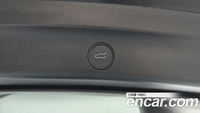 Tesla Model Y — Фото автомобиля 22
