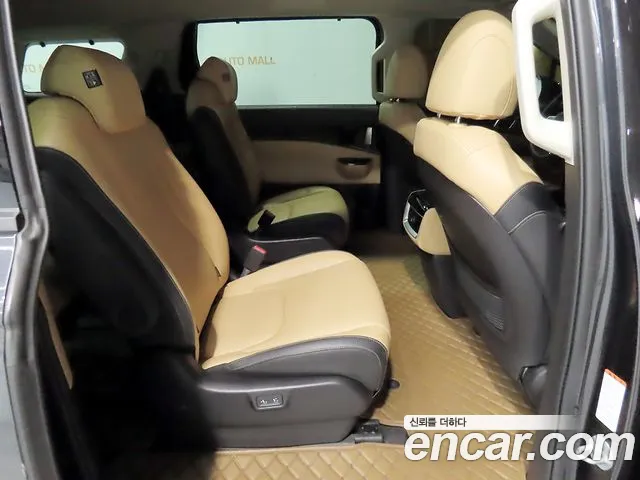 Kia Carnival Generation 4 — Фото автомобиля 9