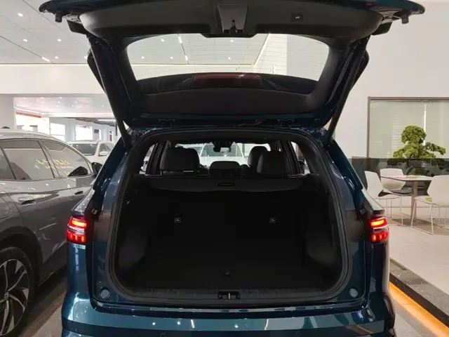 Geely Xingyue L — Фото автомобиля 18
