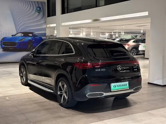 Mercedes-Benz EQE SUV — Фото автомобиля 9