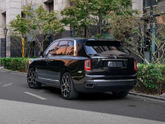 Rolls-Royce Cullinan — Фото автомобиля 4