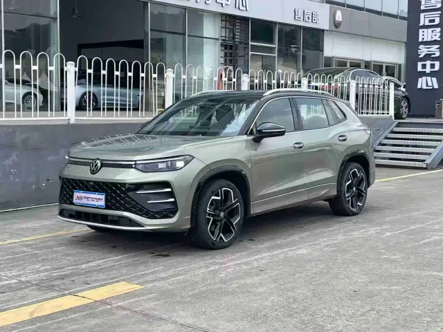 Фотография автомобиля — Volkswagen Tayron