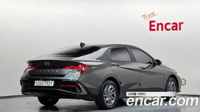 Hyundai Avante CN7 — Фото автомобиля 2