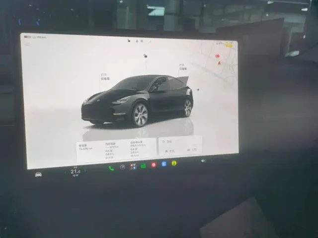 Tesla Model Y — Фото автомобиля 12