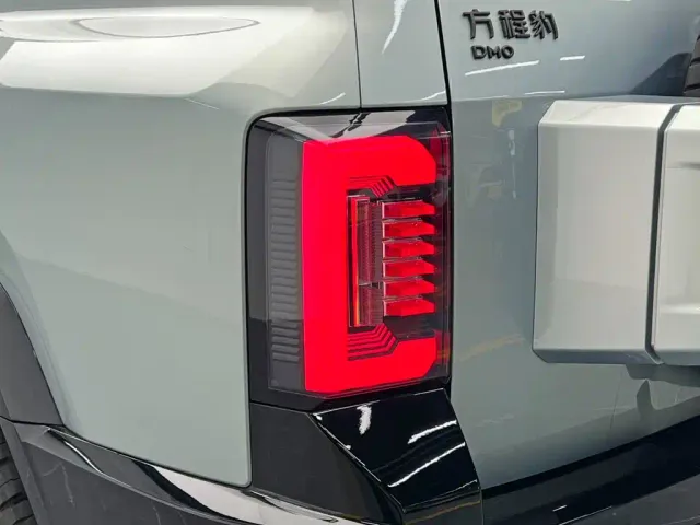 BYD FangChengBao Leopard 8 — Фото автомобиля 10