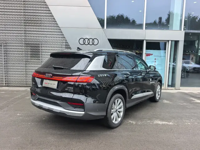 Audi Q6 — Фото автомобиля 5