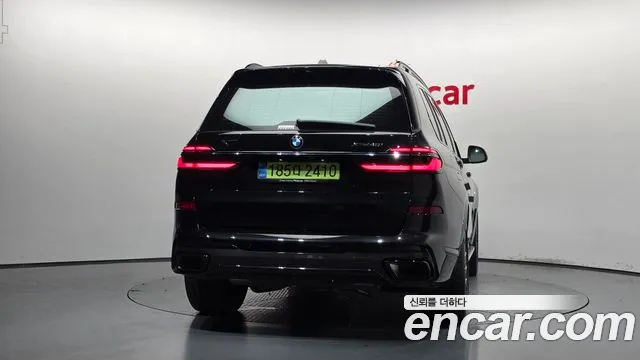 BMW X7 — Фото автомобиля 4