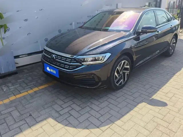 Фотография автомобиля — Volkswagen Sagitar