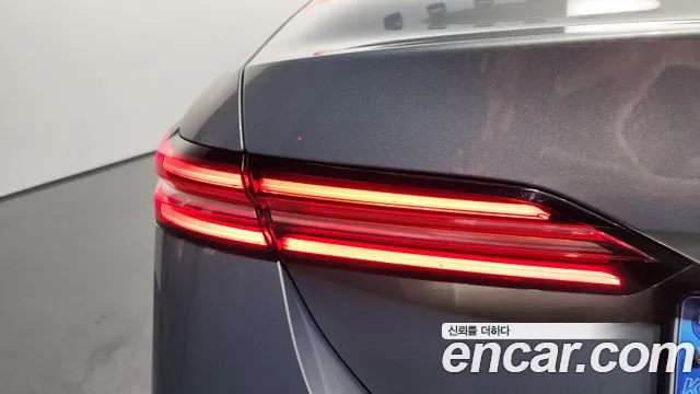 BMW 5-Series — Фото автомобиля 21