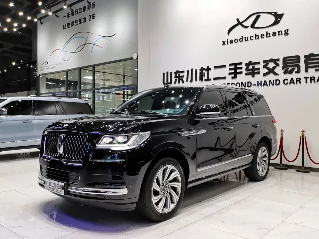Lincoln Navigator — Фото автомобиля 3