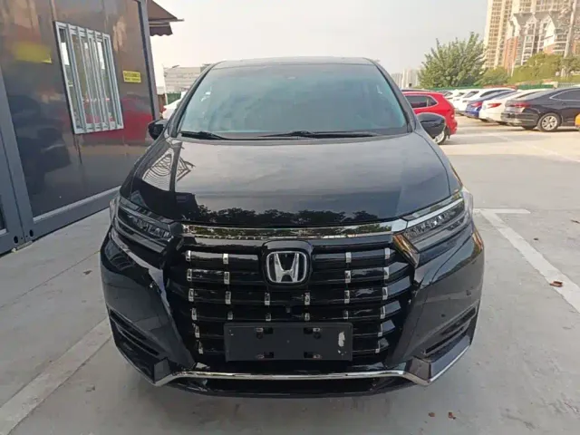Honda Elysion 2022 2.0L e:HEV Luxury — Фото автомобиля 2