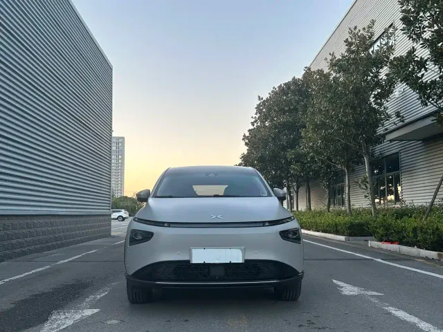 Xpeng G3 — Фото автомобиля 10