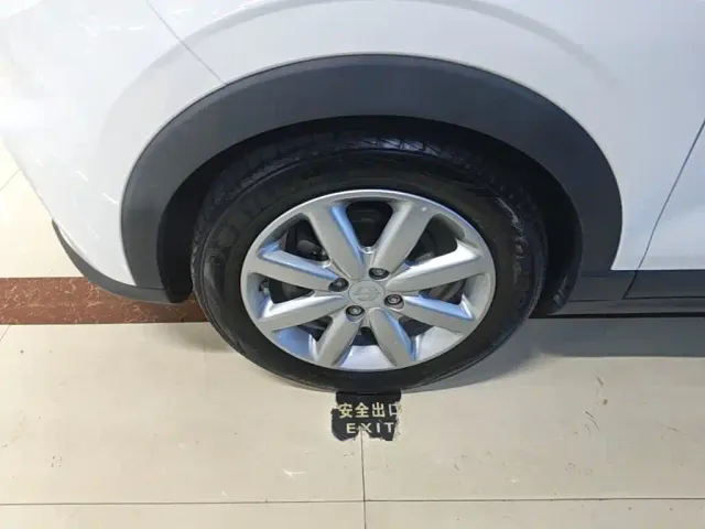 Leapmotor T03 — Фото автомобиля 22
