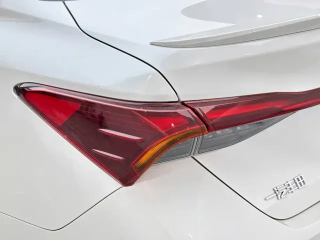 Toyota Avalon — Фото автомобиля 19
