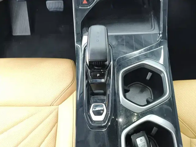 Geely Boyue L — Фото автомобиля 16