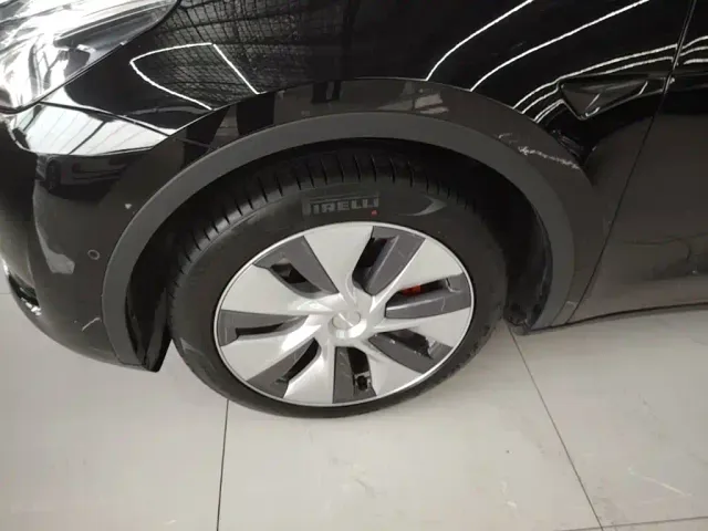 Tesla Model Y — Фото автомобиля 22