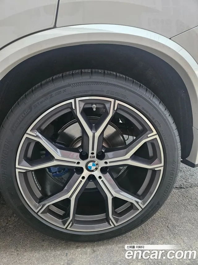 BMW X5 xDrive 40i M Sport — Фото автомобиля 14