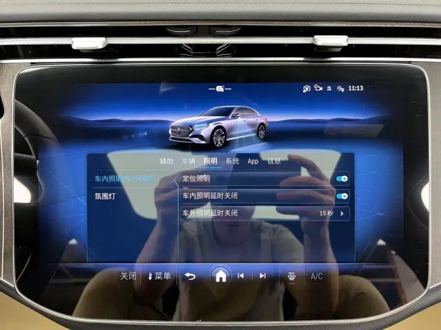 Mercedes-Benz E-Class — Фото автомобиля 21