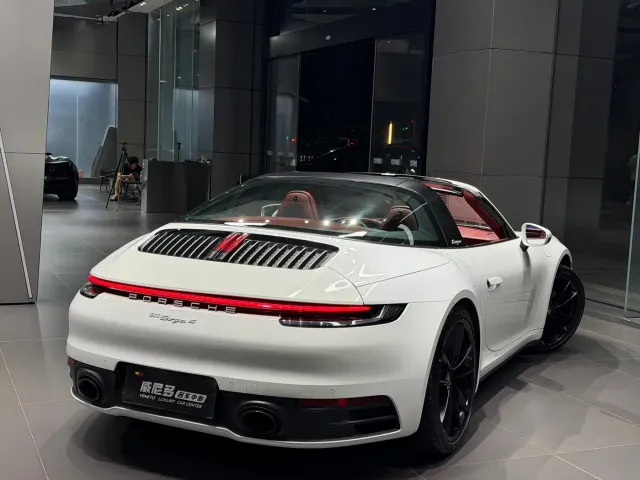 Porsche 911 — Фото автомобиля 5
