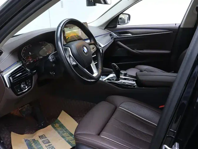 BMW 5 Series — Фото автомобиля 13