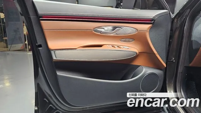 Genesis GV70 2.5T Бензин AWD — Фото автомобиля 23