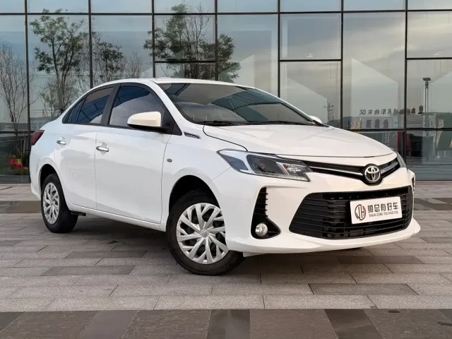 Toyota Vios 2022 1.5L 20th Anniversary Edition — Фото автомобиля 3