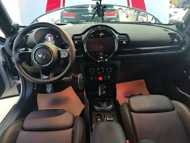 MINI JCW CLUBMAN — Фото автомобиля 9