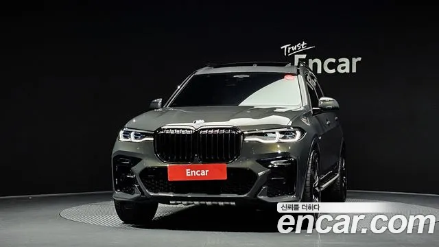 BMW X7 xDrive 40i M Sport Онлайн Exclusive Edition 6 мест — Фото автомобиля 3