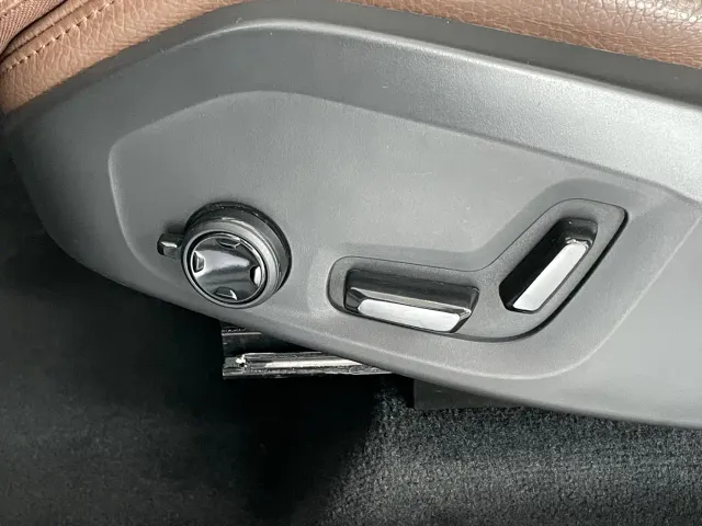 Volvo XC60 — Фото автомобиля 23