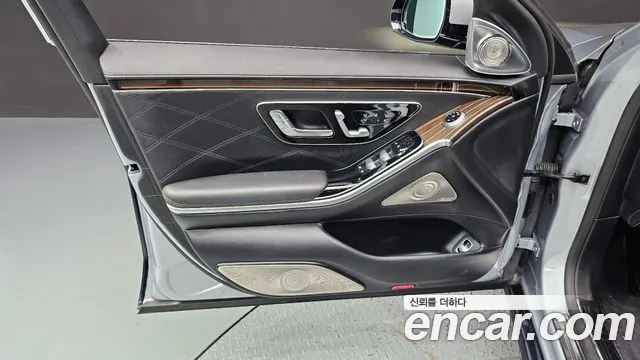 Mercedes-Benz S-Class — Фото автомобиля 20