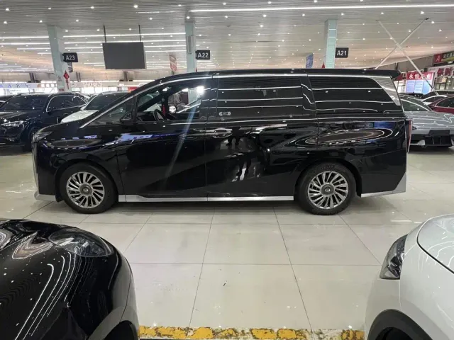 GAC Trumpchi M8 — Фото автомобиля 5
