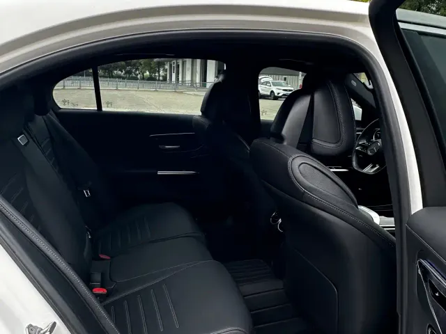 Mercedes-Benz C-Class — Фото автомобиля 11