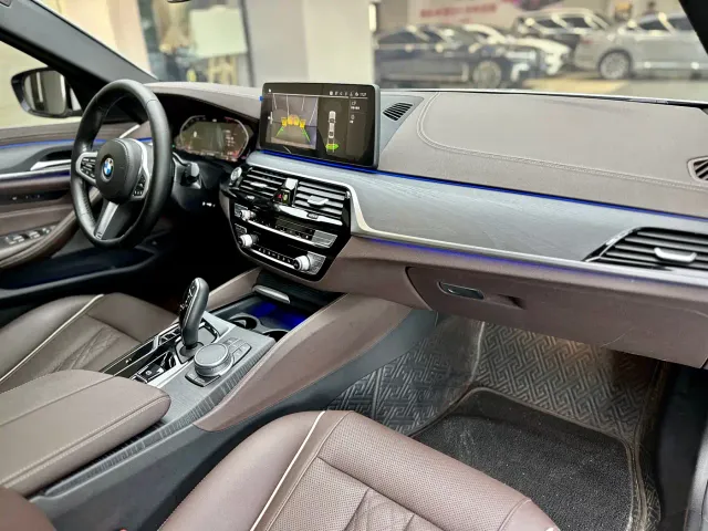 BMW 5 Series — Фото автомобиля 4