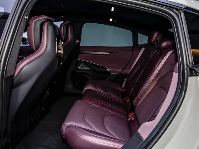 Xiaomi SU7 — Фото автомобиля 8