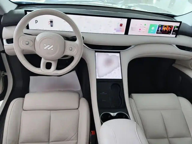 IM Motors LS6 — Фото автомобиля 9
