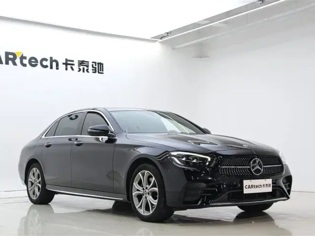 Mercedes-Benz E-Class — Фото автомобиля 4